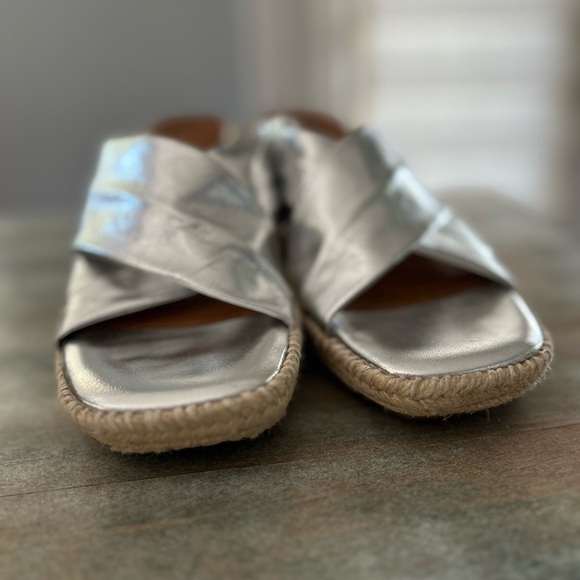 NWOT Softwalk Hasting sandal, silver, tan jute wedge heel, women’s size 9. - Picture 5 of 14